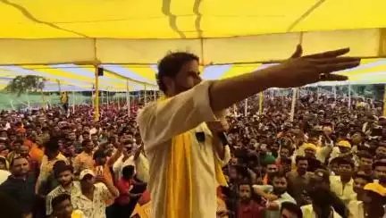 Bihar:- लोग यहां गर्मी में बैठे हैं,आपको माला की चिंता है-प्रशांत किशोर 
#jansuraaj #jansuraajpadyatra #prashantkishor