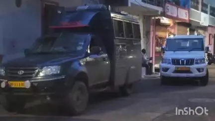 विदिशा नगर: विदिशा के शेरपुरा में फायरिंग के बाद दिन भर तनाव, सुरक्षा के लिए पुलिस बल तैनात