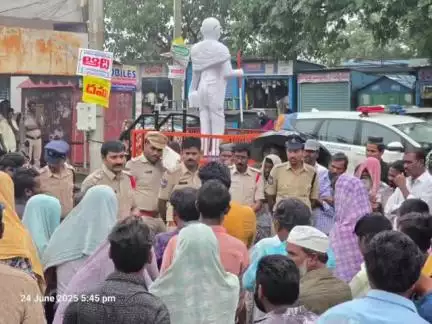 అలంపూర్: నేరాల నిర్మూలనకై, శాంతి భద్రతల  పరిరక్షణ  కొరకే కమ్యూనిటీ కాంట్రాక్ట్ ప్రోగ్రామ్;సిఐ రవిబాబు