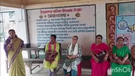 গাইঘাটা: গাইঘাটা পঞ্চায়েত সমিতির পক্ষ থেকে আজ ঠাকুরনগর বালিকা বিদ্যালয় বাল্যবিবাহ প্রতিরোধ কর্মসূচি অনুষ্ঠিত হলো