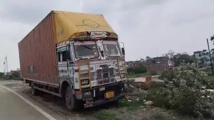 डोभी: डोभी प्रखंड मुख्यालय के सामने जीटी रोड पर सड़क दुर्घटना में शामिल कंटेनर चालक को भेजा गया जेल