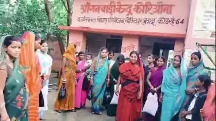 गोविंदपुर: कोरिऔना आंगनबाड़ी केंद्र पर FRS के माध्यम से THR का राशन लाभुकों के बीच किया गया वितरण