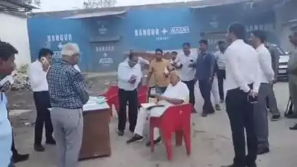मिश्रिख: जनपद में खाद की कालाबाजारी रोकने में नाकाम जिला कृषि अधिकारी को कृषि मंत्री ने किया निलंबित
