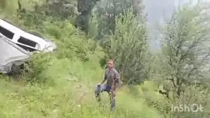 भलेई: चांजू में खाई में गिरी कार, एक युवक की मौके पर हुई मौत