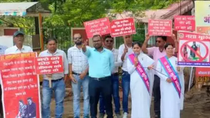 सिवनी: शहर में चौपाल के माध्यम से आमजनों को नशे की प्रवृत्ति त्यागने के लिए किया गया प्रेरित