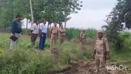 जानसठ: जानसठ क्षेत्र के भलेड़ी मार्ग पर कई वर्षों से अवैध कब्जे को प्रशासन ने बुलडोजर चलवाकर हटाया, फोर्स रही मौजूद