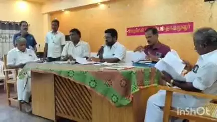 உடையார்பாளையம்: தா.பழூர் ஊராட்சி ஒன்றிய அலுவலகத்தில், பல்வேறு வளர்ச்சி திட்ட பணிகள் குறித்து ஆய்வு கூட்டம்- ஜெயங்கொண்டம் எம்எல்ஏ பங்கேற்பு