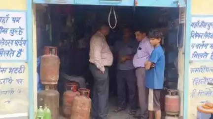 पंचकूला: मुख्यमंत्री उड़नदस्ता टीम ने छापेमारी कर विभिन्न कंपनियों के 33 गैस सिलेंडर पकड़े, मामला दर्ज