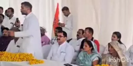 गंधवानी: 'संगठन सृजन अभियान' को लेकर गंधवानी में कांग्रेस पदाधिकारियों और कार्यकर्ताओं की बैठक हुई संपन्न