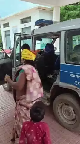 पंडरिया: ग्राम किशुनगढ़ में तेज रफ्तार बाइक पर सवार महिला अनियंत्रित होकर सड़क पर गिरी, अस्पताल में कराया गया भर्ती
