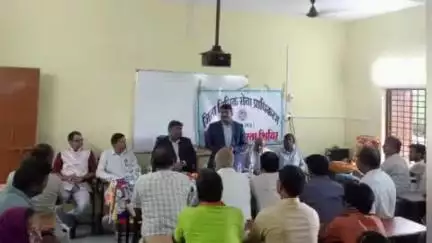 अनूपपुर: शासकीय हाई स्कूल चकेठी में विधिक साक्षरता शिविर का हुआ आयोजन, दी गई क़ानूनी अधिकारों की जानकारी