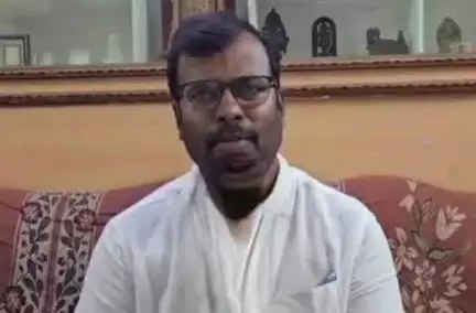 కళ్యాణదుర్గం: ఫేక్ ఈ - స్టాంప్ ఇచ్చాడని మీసేవ బాబుపై కళ్యాణదుర్గం పోలీసులకు ఫిర్యాదు చేసిన  చంద్రశేఖర్ అనే వ్యక్తి