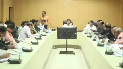 सागर: क्षेत्रीय परिवहन प्राधिकार के अध्यक्ष व सागर संभाग आयुक्त ने यात्री बसों के 76 स्थायी परमिट आवेदनों पर सुनवाई की