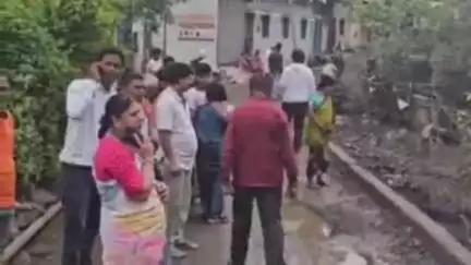 मुलताई: मुलताई के ताप्ती वार्ड में जलभराव और गंदगी से लोग परेशान, नपा अध्यक्ष ने किया निरीक्षण और लगाई फटकार