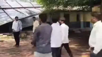 भोकरदन: वरुड बुद्रुक येथे पडझड झालेल्या जिल्हा परिषद शाळेची बळीराजा फाउंडेशनचे अध्यक्ष नारायण लोखंडे यांनी केली पाहणी