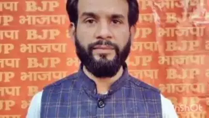 मांडू: रामगढ़ में जल जमाव की समस्या, सांसद प्रतिनिधि ने उपायुक्त को सौंपा ज्ञापन