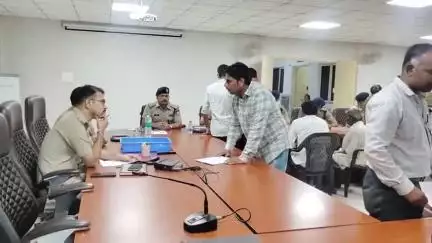 रतलाम नगर: SP ऑफिस में आयोजित जनसुनवाई में SP ने सुनी 40 आवेदकों की शिकायतें
