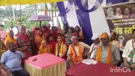 तिसरी: तिसरी में भ्रष्टाचार के खिलाफ भाजपा कार्यकर्ताओं का धरना प्रदर्शन