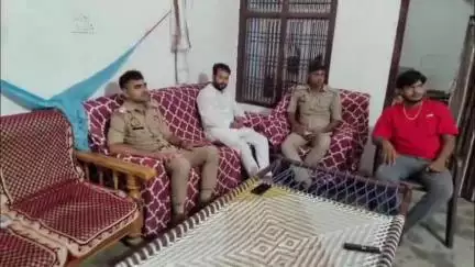 ज़मानिया: गाजीपुर में विश्वविद्यालय की मांग उठाने पर दीपक उपाध्याय ‘हाउस अरेस्ट’, जनप्रतिनिधियों से की भावुक अपील