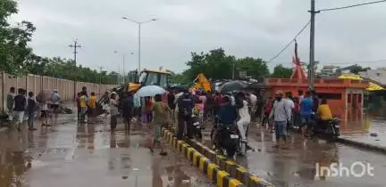 દાહોદ: જળવિહાર  સહિત વિસ્તારમાં વરસાદી પાણી ભરાતા પ્રશાસન થયું દોડતું દર વર્ષેની સમસ્યાને લઈને લોકો પરેશાન# jansamaysa