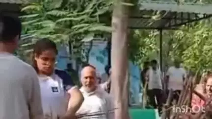 पलवल: ढेर मोहल्ले में बेटी ने पिता को मुखाग्नि देकर तोड़ी रूढ़ियाँ