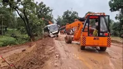 नारायणपुर: NH-130D बना जानलेवा रास्ता, ठेकेदार की लापरवाही से कीचड़ में तब्दील हुई सड़क #jansamasya