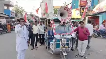 ইসলামপুর: কালিগঞ্জে তৃণমূল কংগ্রেসের বিজয় উল্লাস ঘিরে ন’বছরের শিশু তামান্নার মৃত্যুকে কেন্দ্র করে ইসলামপুরে কংগ্রেসের পথসভা