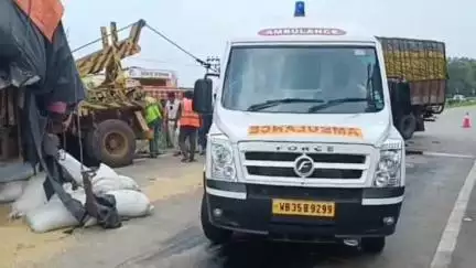 নারায়ণগড়: জাতীয় সড়কে বেলদাতে ধান বোঝাই লরির ডিম বোঝাই লরির ধাক্কায় মৃত্যু হলো এক লরি চালকের