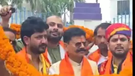 गोंडा: गोंडा पहुंचे विश्व हिंदू रक्षा परिषद के अंतरराष्ट्रीय अध्यक्ष गोपाल राय, कहा- उतरौला में 150 लोगों की कराएंगे घर वापसी