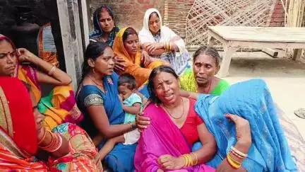 पचरुखी: युवक की हत्या के बाद एफएसएल टीम पचरुखी दलित बस्ती पहुंची