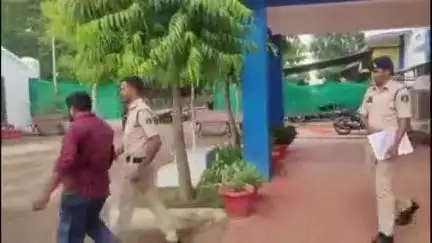 राजिम: राजिम पुलिस ने नौकरी लगवाने के नाम पर ₹17 लाख 15 हजार की धोखाधड़ी करने वाले आरोपी को किया गिरफ्तार