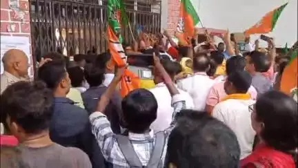 चंदनकियारी: राज्य सरकार के वादा खिलाफी और भ्रष्टाचार के विरोध में बीजेपी ने चंदनकियारी प्रखंड कार्यालय में जन आक्रोश प्रदर्शन किया