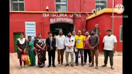 বিষ্ণুপুর: খাতড়ার মিথ্যা মামলায় জেলে থাকা নির্দোষ কার্যকর্তাদের সাথে দেখা করে পাশে থাকার আশ্বাস দিলেন বিজেপির জেলা সভাপতি