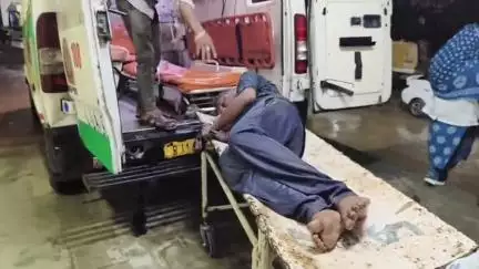 डूंगरपुर: शहर के राजपुर घाटी पर मंगलवार रात 8 बजे एक तेज रफ्तार अज्ञात वाहन ने बाइक को टक्कर मारकर फरार हो गया
