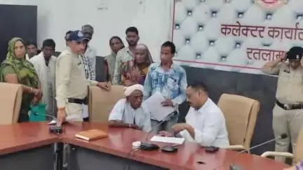 सैलाना: जिलास्तरीय जनसुनवाई में ईश्वरथूनीका का किसान पहुंचा, आधार व जमीन में पिता का नाम गलत होने की शिकायत की
