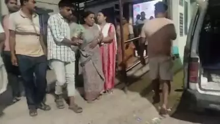 হবিবপুর: হবিবপুর রাইসমিল হাট এলাকায় বাইক দুর্ঘটনায় আহত ৩,মালদা রেফার ১