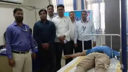 खगड़िया: कलेक्ट्रेट रोड स्थित एसबीआई में रक्तदान शिविर का आयोजन किया गया