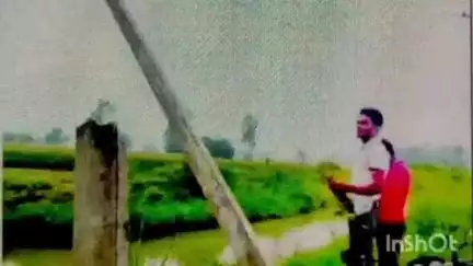 कायमगंज: तेज हवा और बारिश के कारण 35 हजार केवी लाइन के पोल टूटे, हजियापुर उपकेंद्र 16 घंटे से बंद, 80 गांवों की बिजली गुल