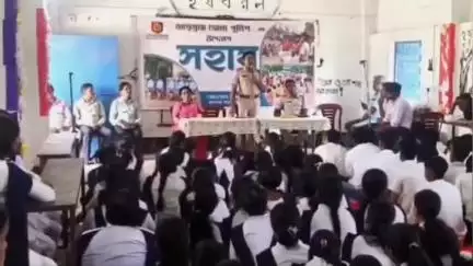 জামবনি: ঝাড়গ্রাম জেলা পুলিশের উদ্যেগে ও জামবনি থানার ব্যবস্থাপনায় গিধনিতে হল পুলিশের সহায় শিবির