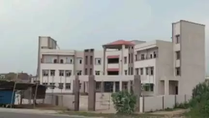 शेखोपुर सराय: शेखोपुरसराय अंचल कार्यालय में ईडब्ल्यूएस प्रमाण पत्र बनवाने में लोगों को हो रही है परेशानी