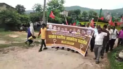 गुमला: भाजपा ने रायडीह प्रखंड में निकाली आक्रोश रैली, हेमंत सरकार पर जमकर बरसे लोग