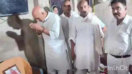 मनेर: मीरा चक मोहल्ला में राजद नेता की मां की श्रद्धांजलि सभा में पूर्व शिक्षा मंत्री हुए शामिल, दी श्रद्धांजलि