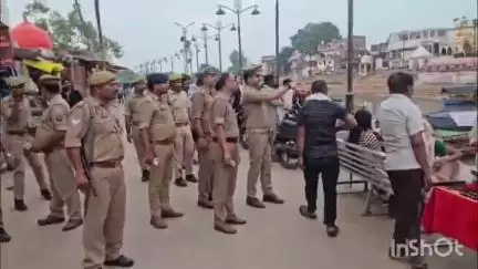 कर्वी: एसपी ने आषाढ़ मास की अमावस्या मेला के दृष्टिगत रामघाट और निर्मोही अखाड़ा मेला क्षेत्र की व्यवस्थाओं का किया निरीक्षण
