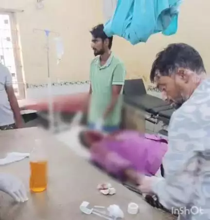 मांझा: मांझा रोड पर ट्रक और ई-रिक्शा की टक्कर में एक व्यक्ति घायल, सरकारी अस्पताल में भर्ती