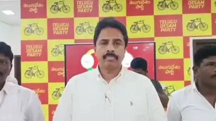 తణుకు: ప్రభుత్వ వైద్యాధికారులతో ఎమ్మెల్యే రాధాకృష్ణ సమావేశం