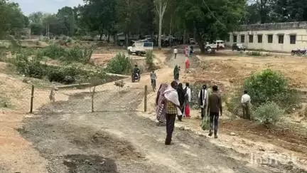 चितरंगी: सरई तहसील बायपास रोड को एक व्यक्ति ने तार लगाकर किया बंद, प्रशासन ने खुलवाया