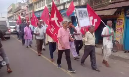 পুঞ্চা: কালিয়াগঞ্জ উপনির্বাচনের ঘটনার প্রতিবাদে পুঞ্চাতে প্রতিবাদ মিছিল ও পথসভা করলো সিপিআইএম
