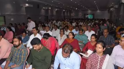 मुंगेली: जिले में अब 30 जून को होगा वृक्षारोपण महा अभियान, हितग्राहियों के आवासों में रोपित होंगे 1 लाख से अधिक पौधे
