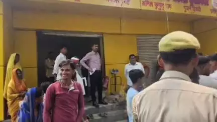 तमकुही राज: परसौनी कोटे की दुकान की जांच नायब तहसीलदार ने की, घटतौली के लिए कार्रवाई की रिपोर्ट प्रेषित