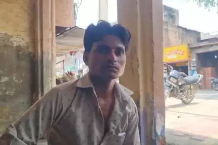 सहावर: सैंती गांव के व्यक्ति का बिजली बिल आया अधिक, विद्युत उपकेंद्र पर की गई शिकायत